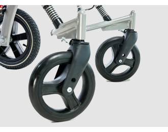 Передние поворотные колеса облегчают маневрирование