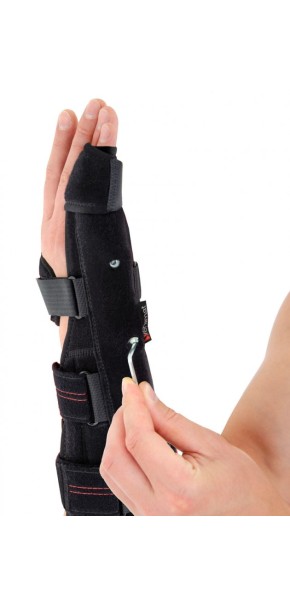 Регулировка положения при помощи имбусного ключа.