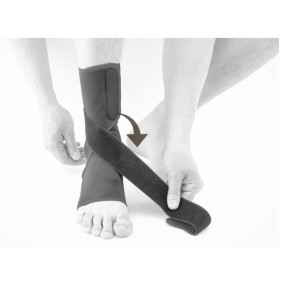 3) Закрепите восьмеричные ремни в указанном направлении