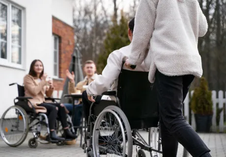 Как помочь инвалиду развивать или восстанавливать навыки самообслуживания