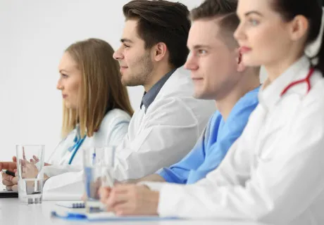 Мы на научно-практической конференции, посвященной долговременному уходу за людьми после инсульта