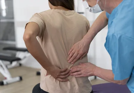 Травмы позвоночника: виды, симптомы и современные методы диагностики и лечения